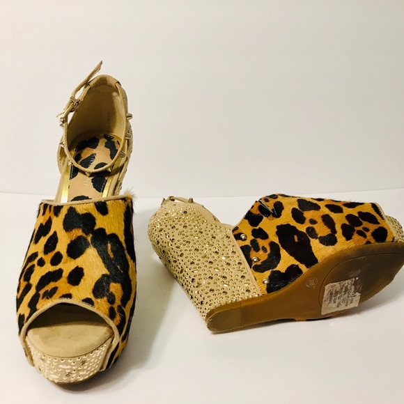 Gianni Bini leopard bundle of heels and wedges - Picture 6 of 6